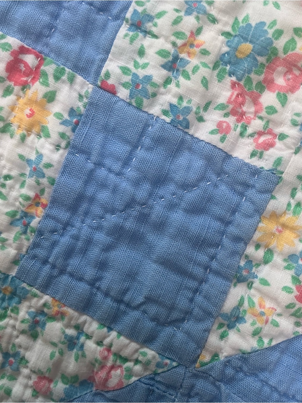 Vintage hand stitched multicolor Patchwork Quilt 72 x 74 USA made - Picture 3 of 10